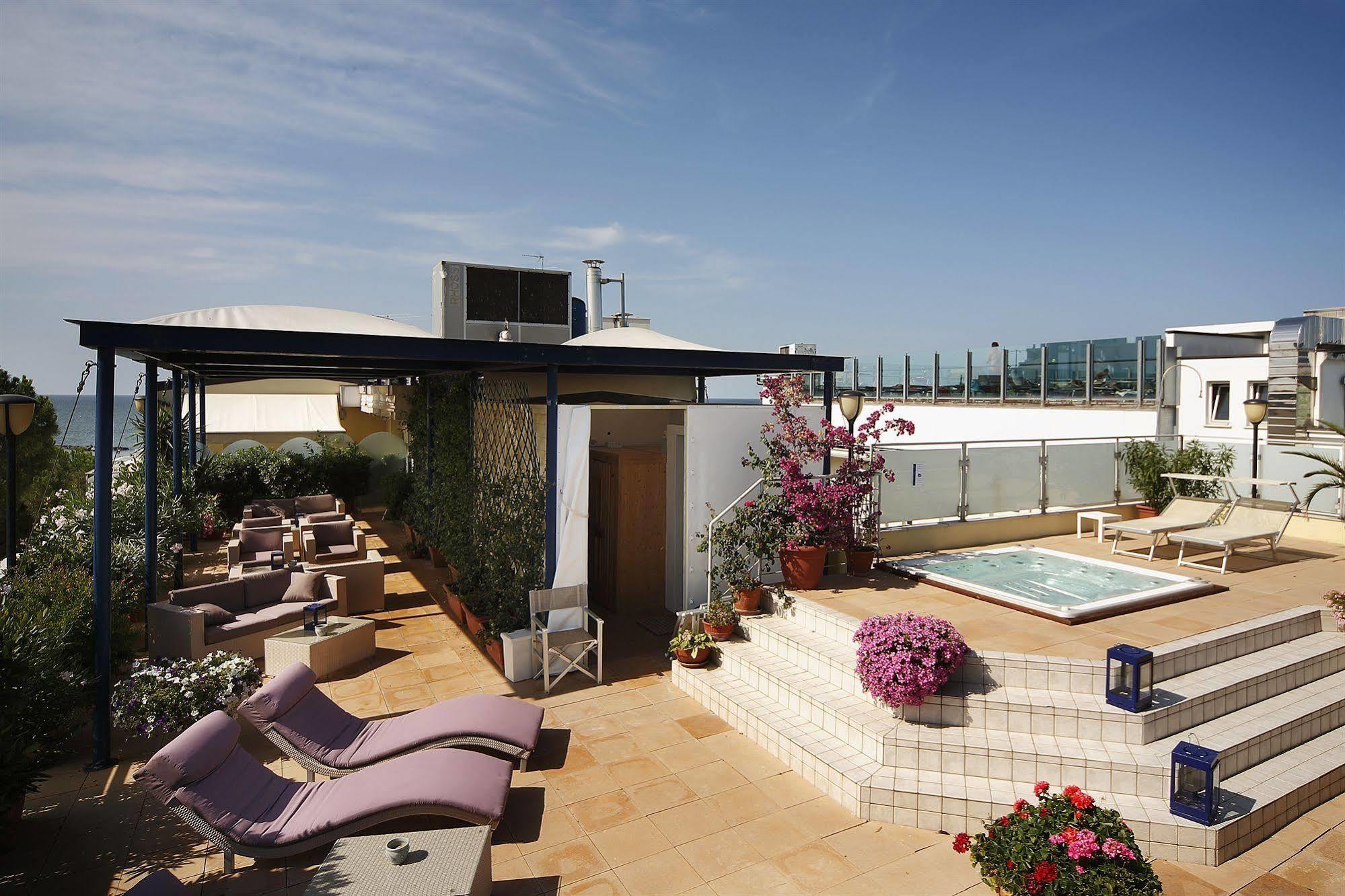 קאטוליקה Residence Capitol מראה חיצוני תמונה